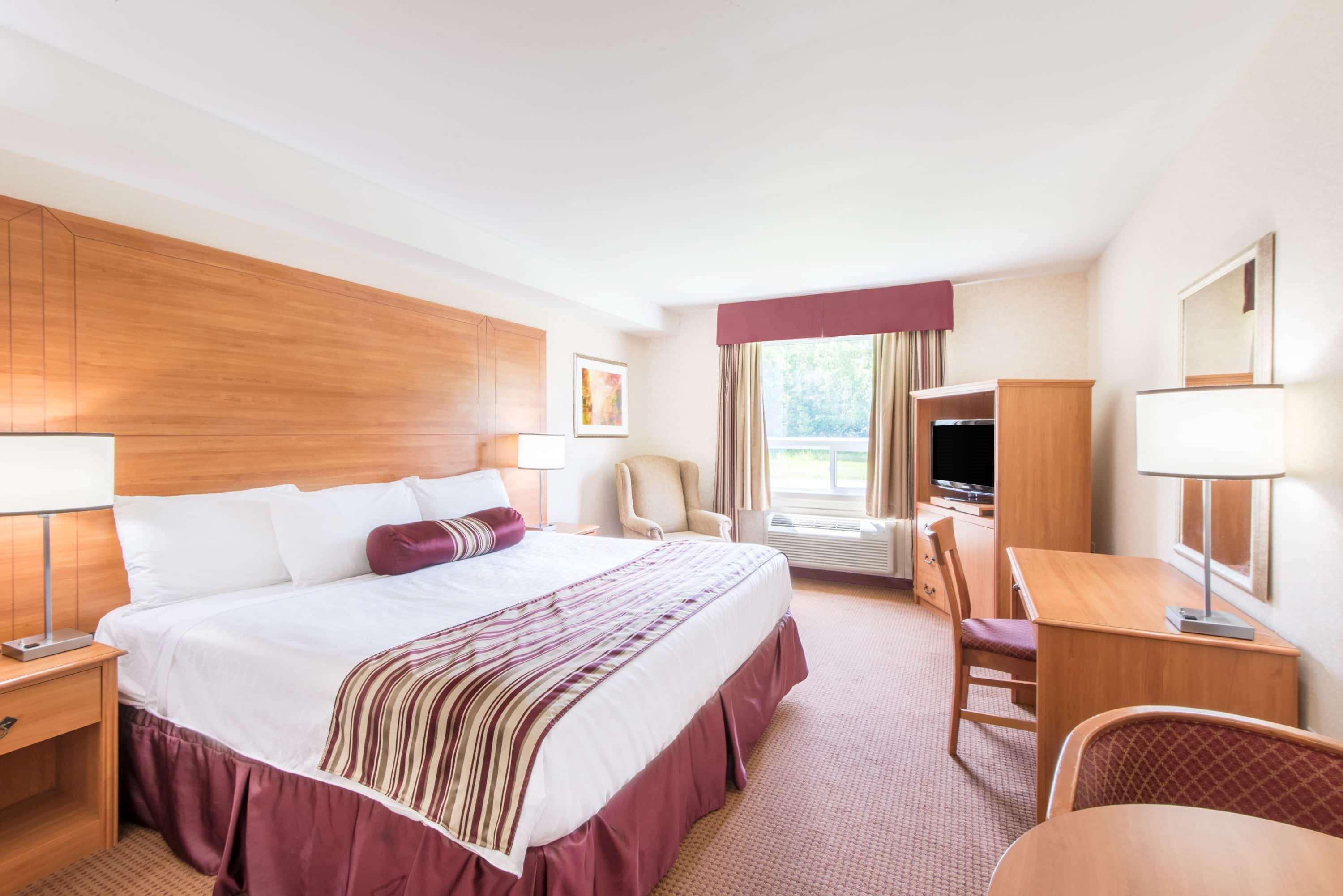 Hotel Super 8 By Wyndham On Cornwall