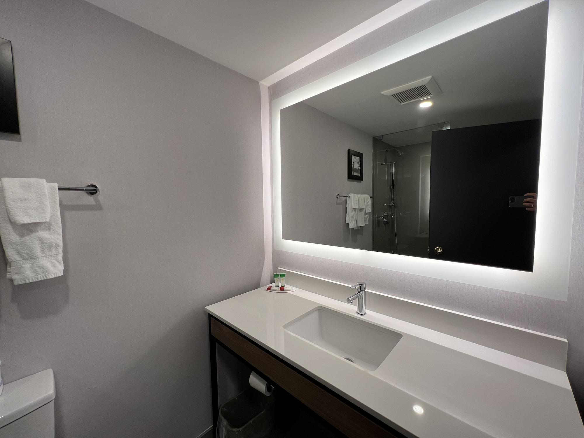 Super 8 By Wyndham On