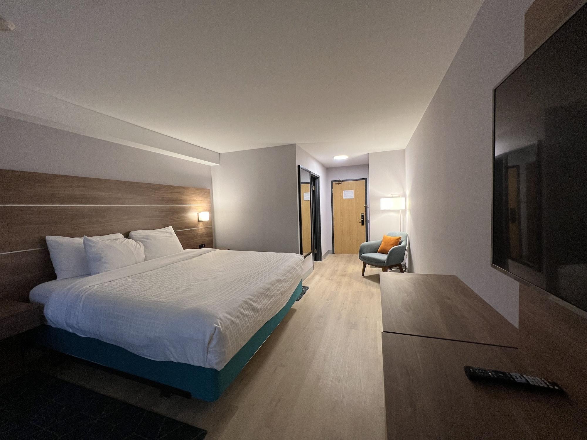 Super 8 By Wyndham On Hotel