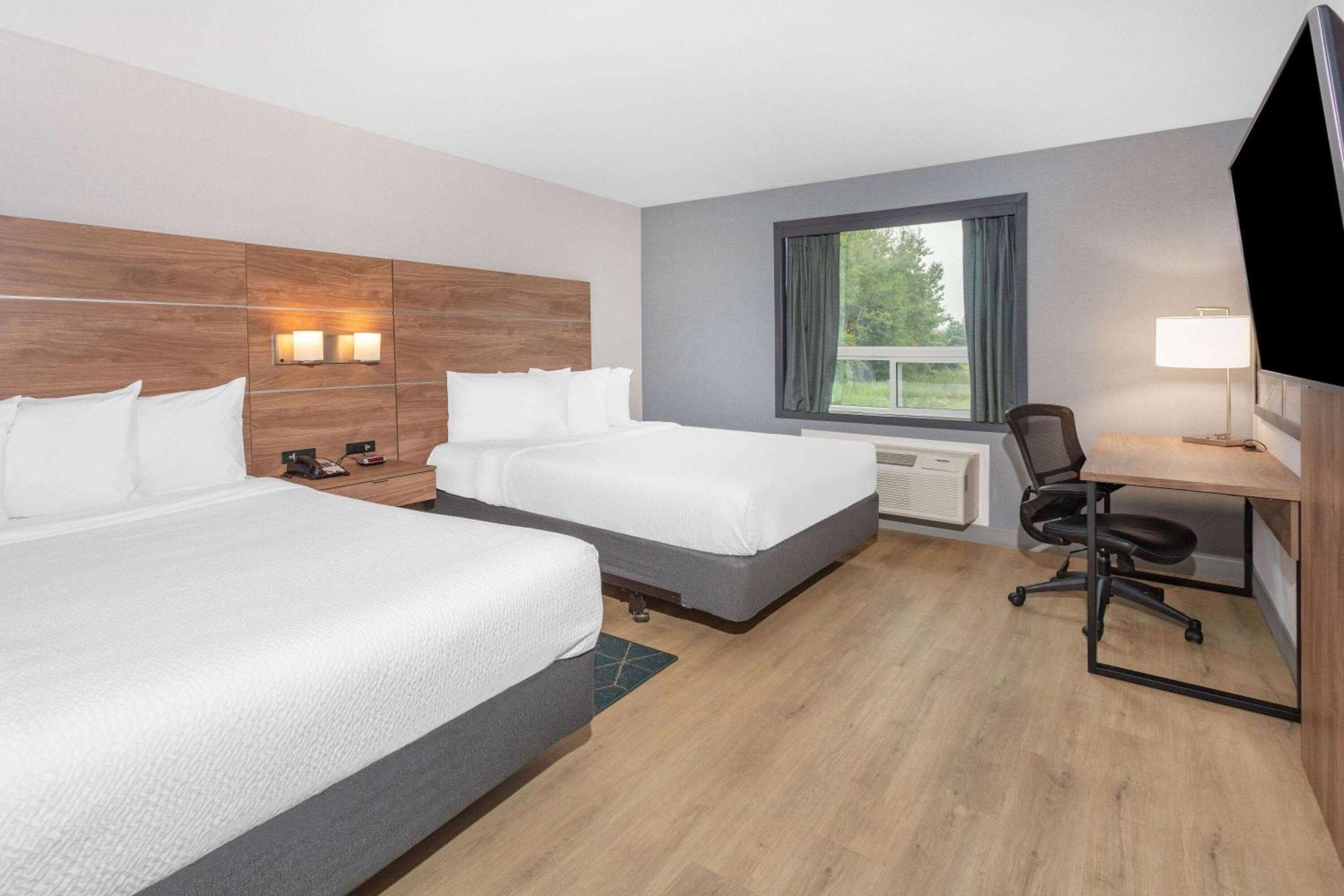 Hotel Super 8 By Wyndham On Cornwall