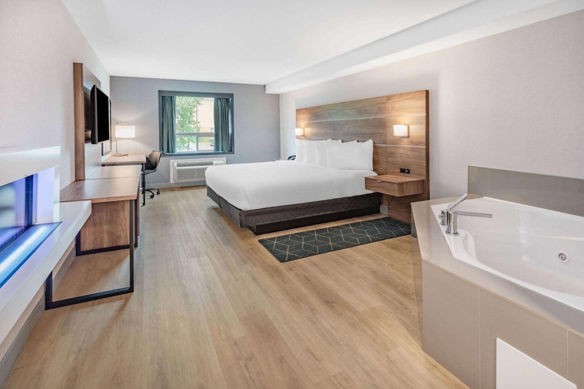 Hotel Super 8 By Wyndham On Cornwall