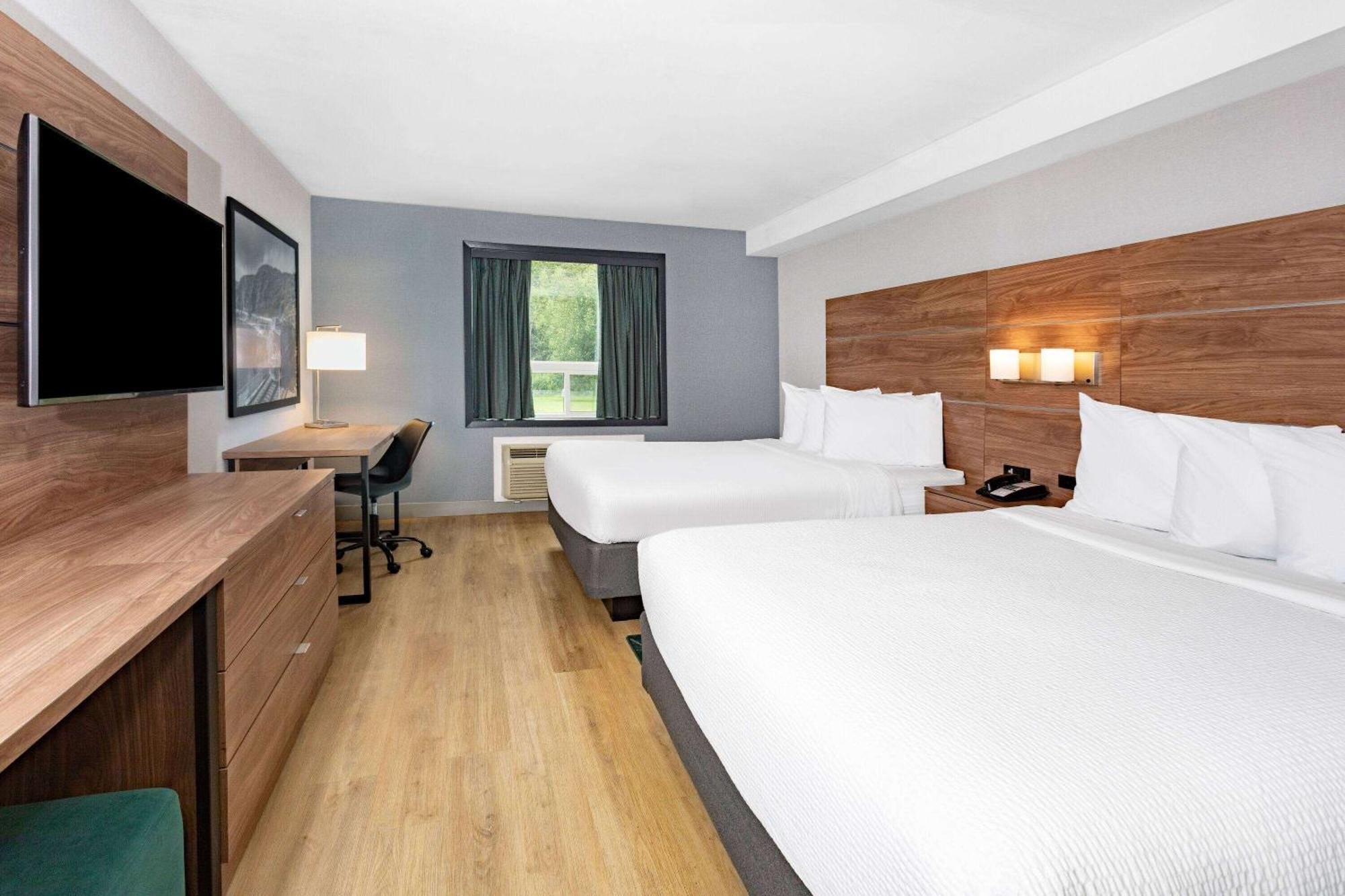 Super 8 By Wyndham On